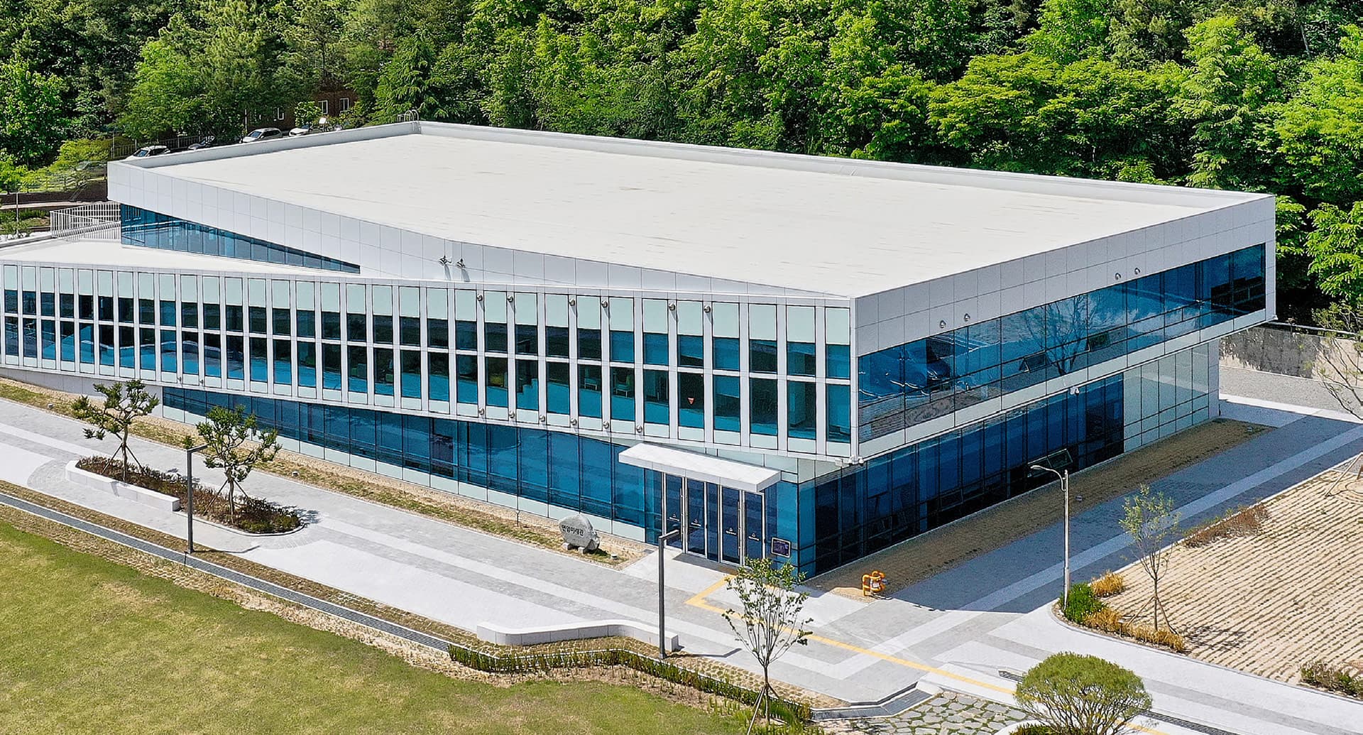 Yonam Institute of Technology